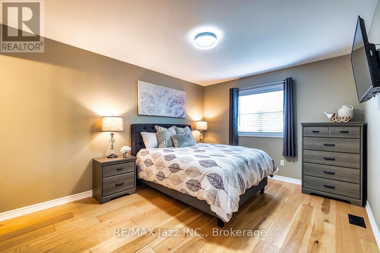 706 ONTARIO STREET - 17