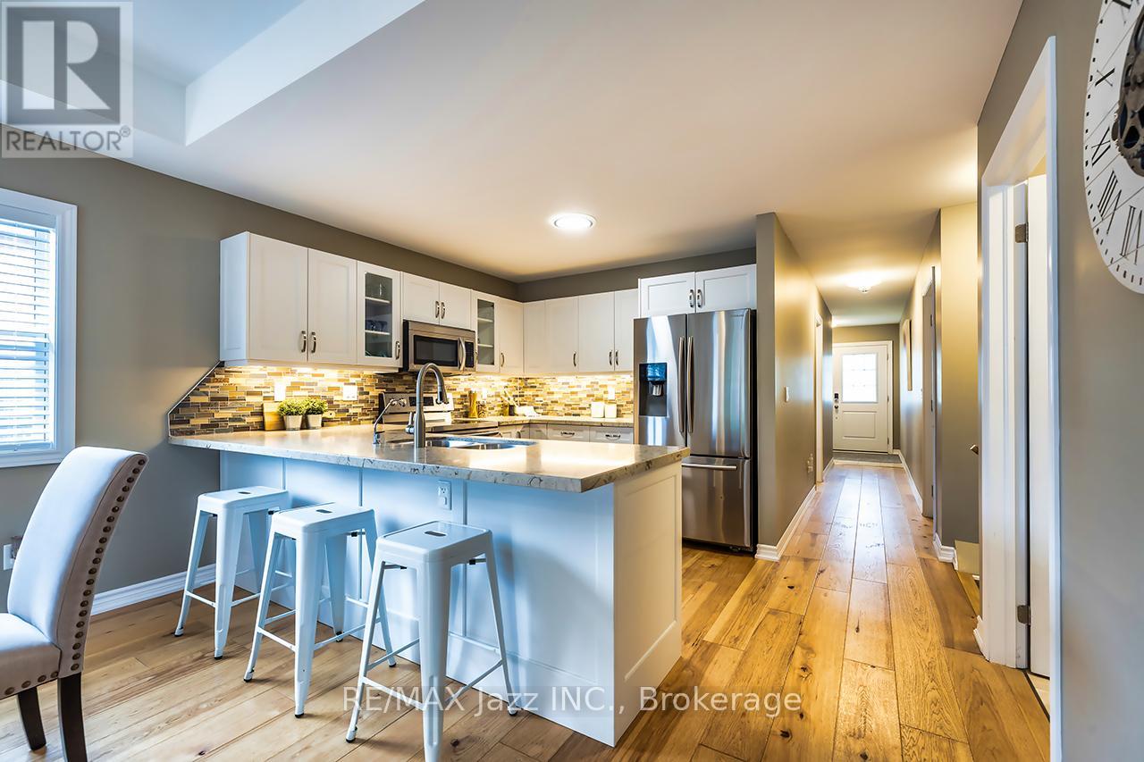 706 ONTARIO STREET - 11