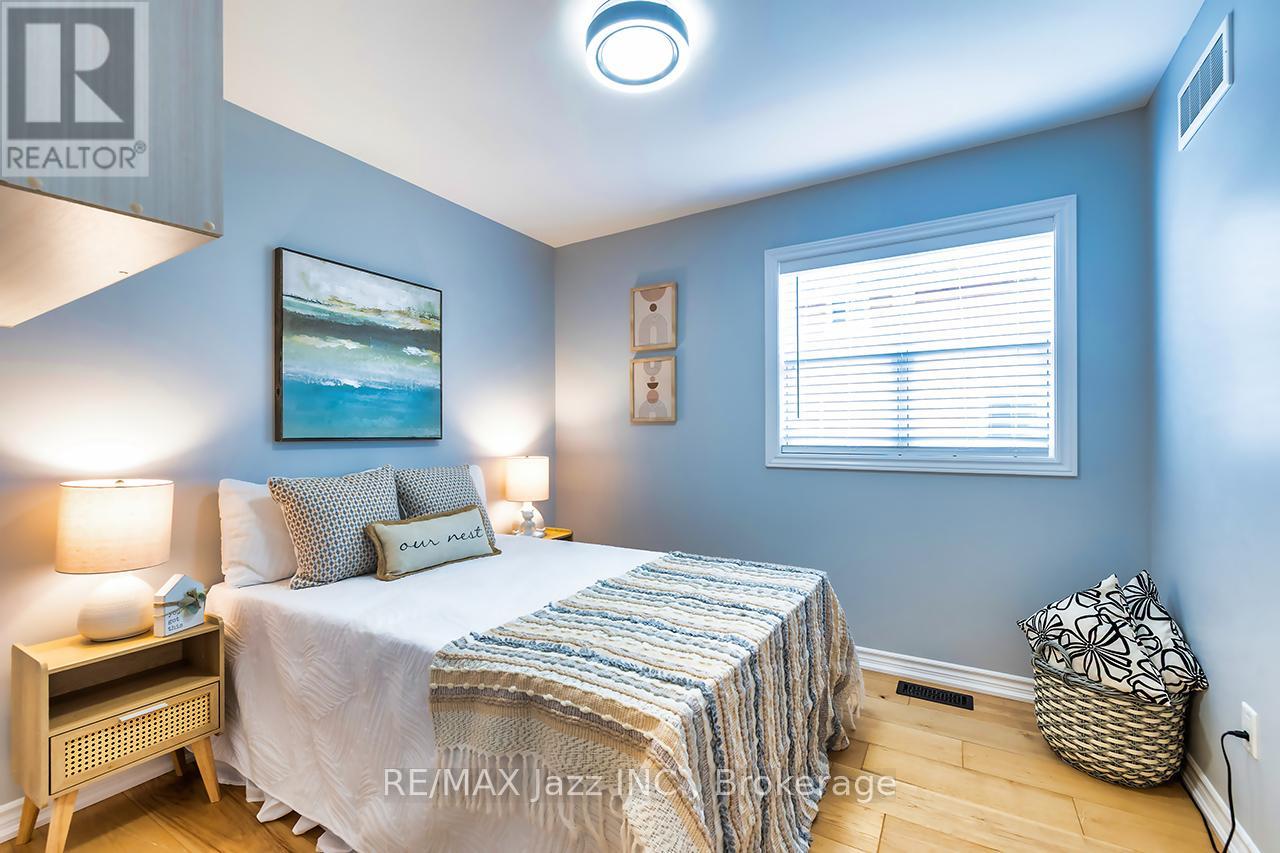 706 ONTARIO STREET - 21