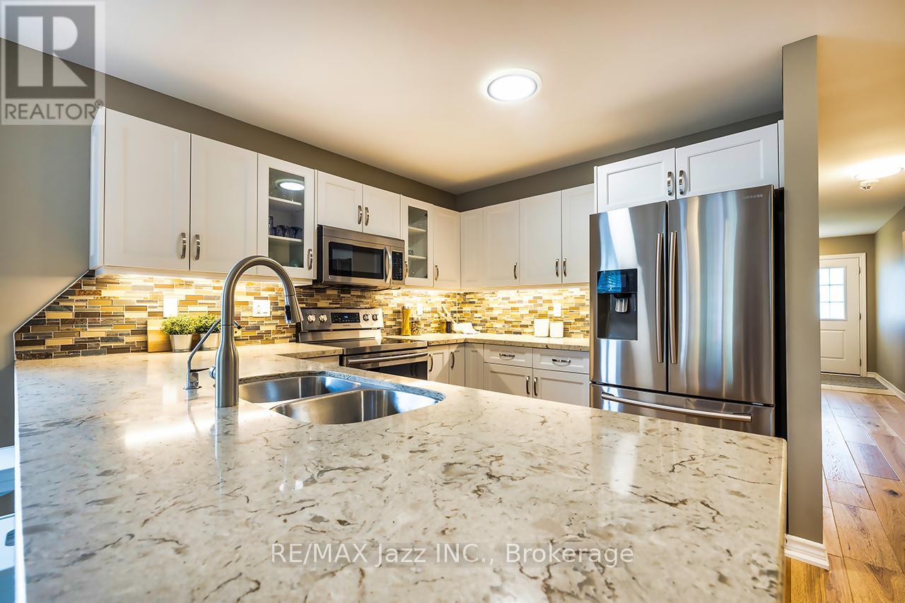 706 ONTARIO STREET - 9
