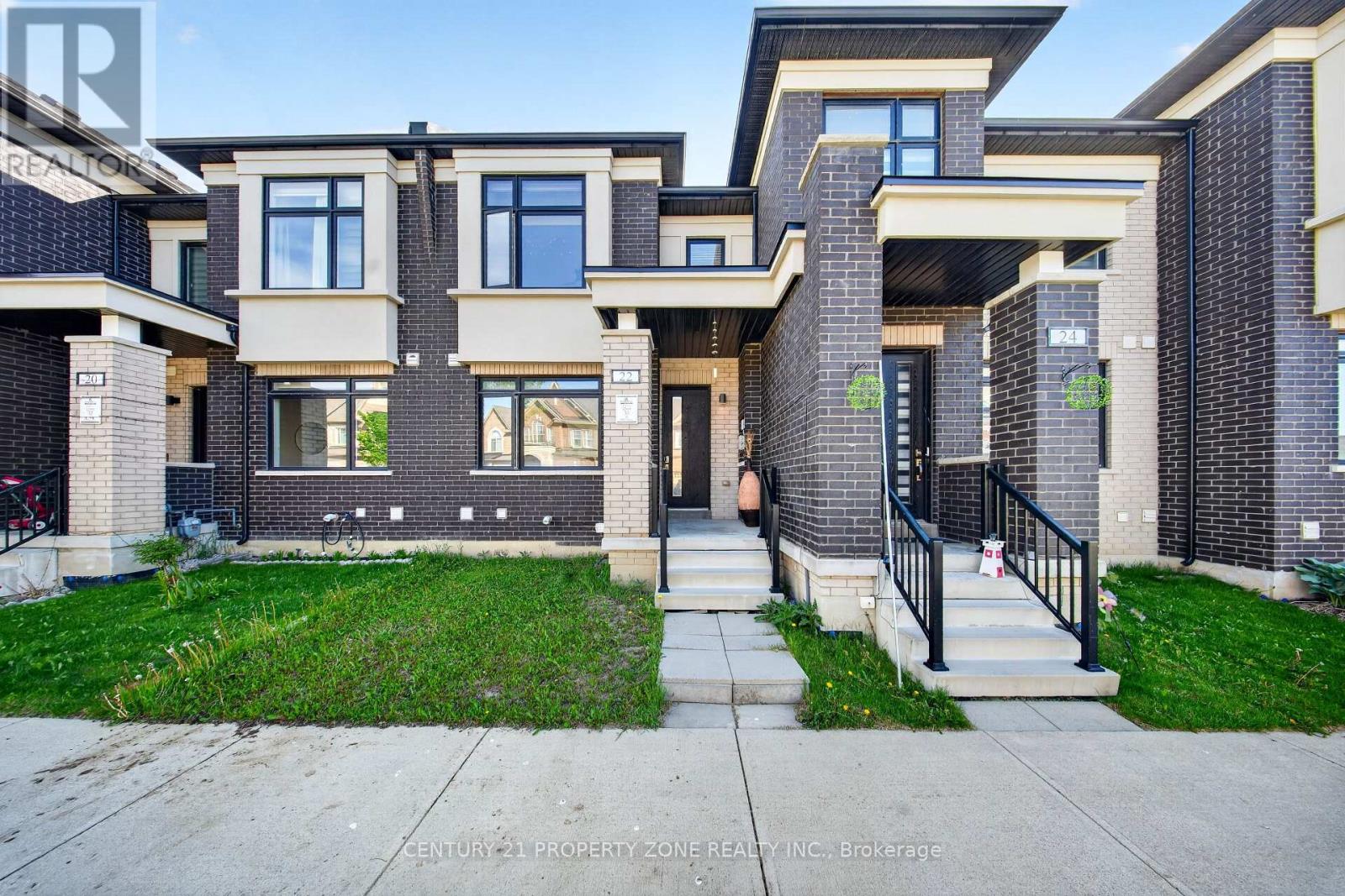 22 MILTARY CRESCENT E - 1