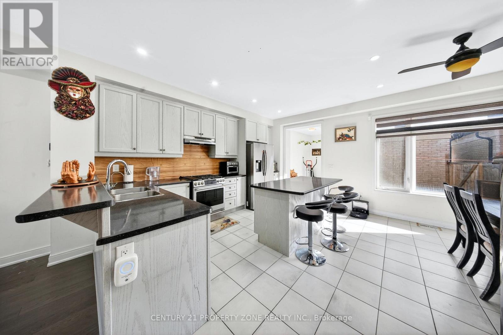 22 MILTARY CRESCENT E - 14