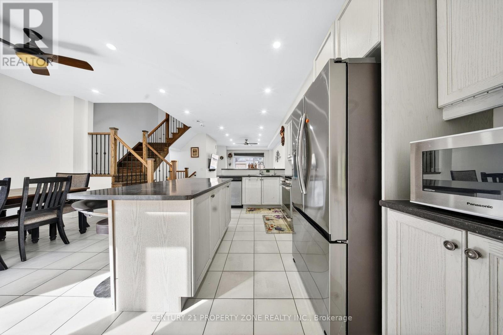 22 MILTARY CRESCENT E - 13