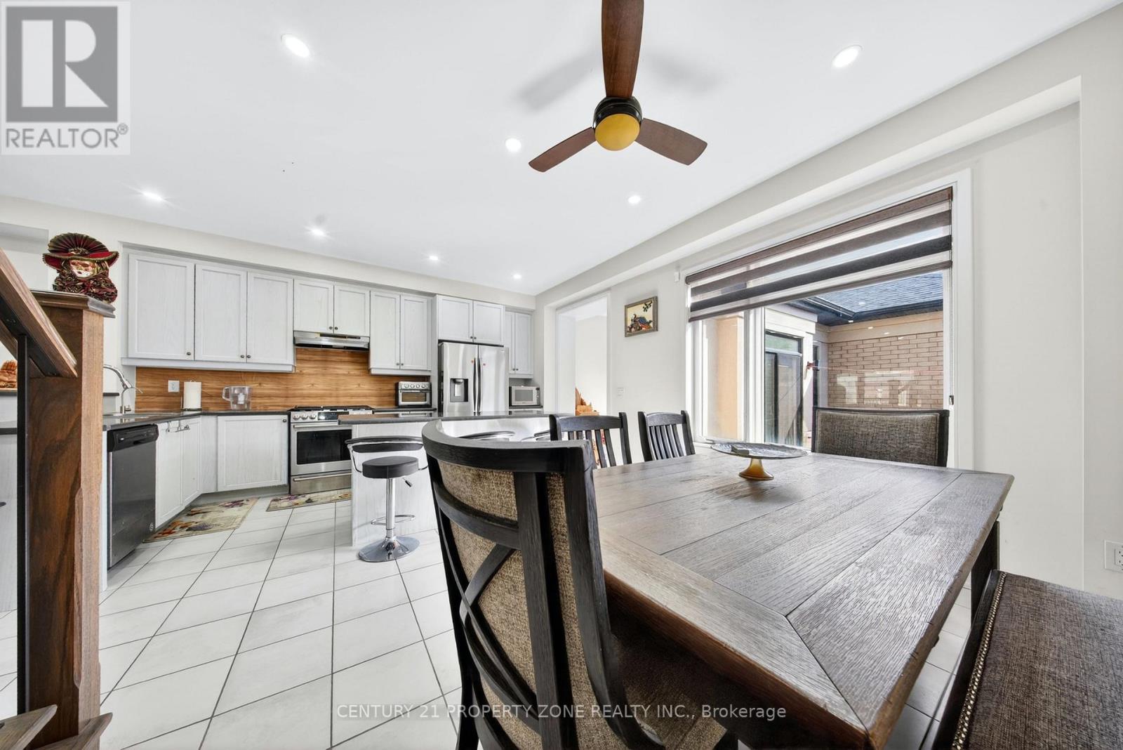 22 MILTARY CRESCENT E - 17