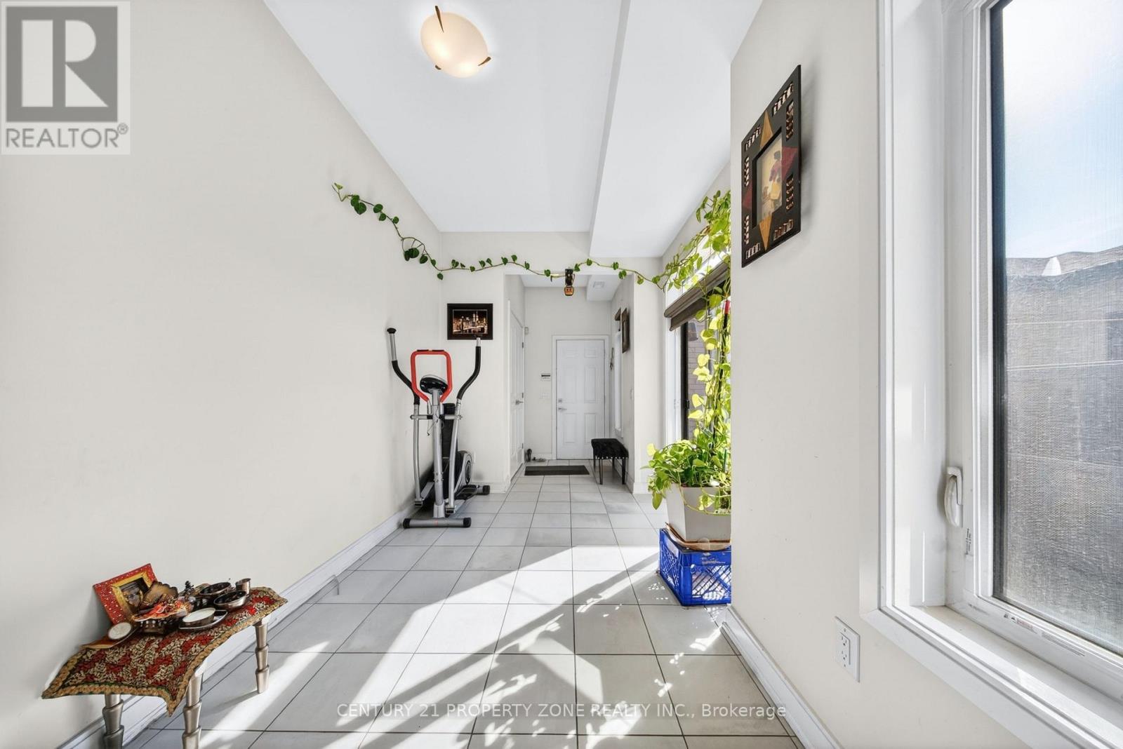 22 MILTARY CRESCENT E - 21