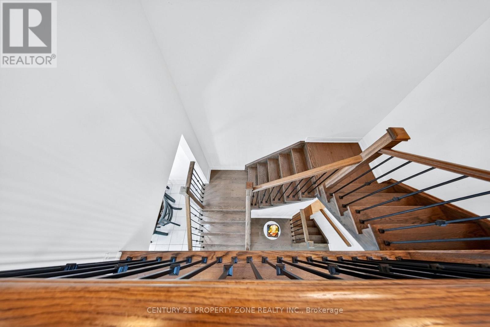 22 MILTARY CRESCENT E - 38