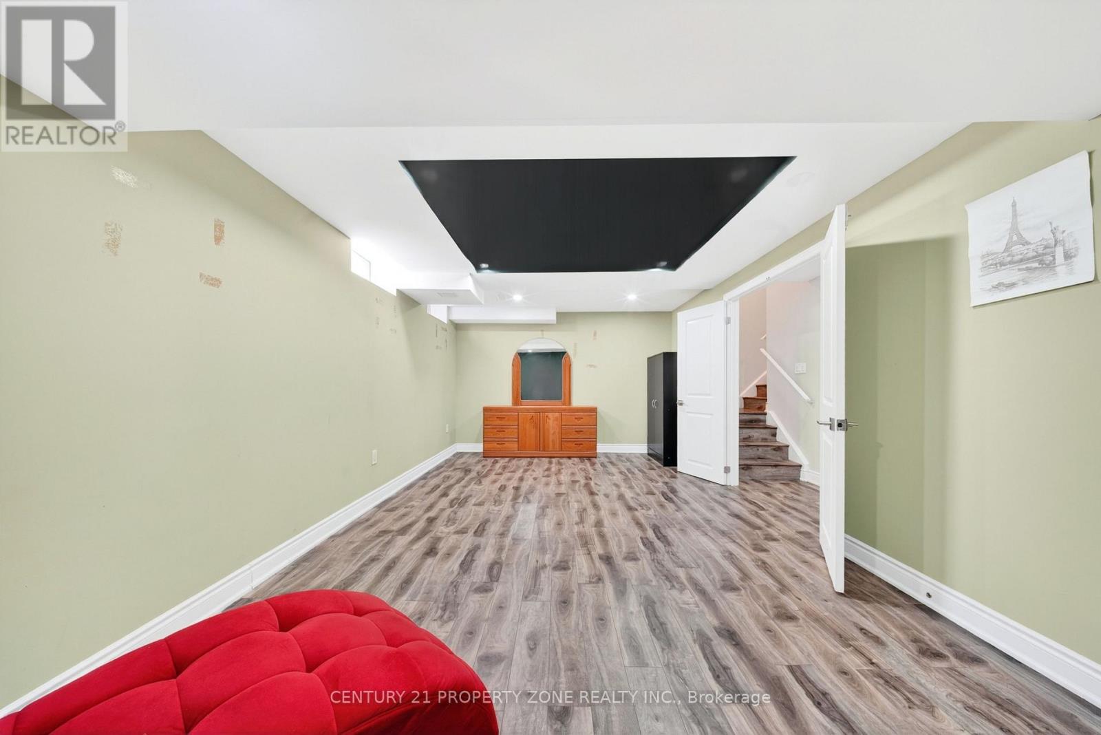 22 MILTARY CRESCENT E - 46