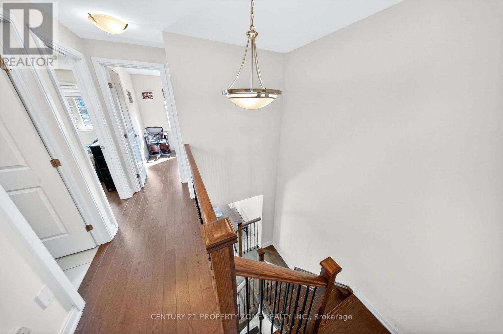 22 MILTARY CRESCENT E - 37
