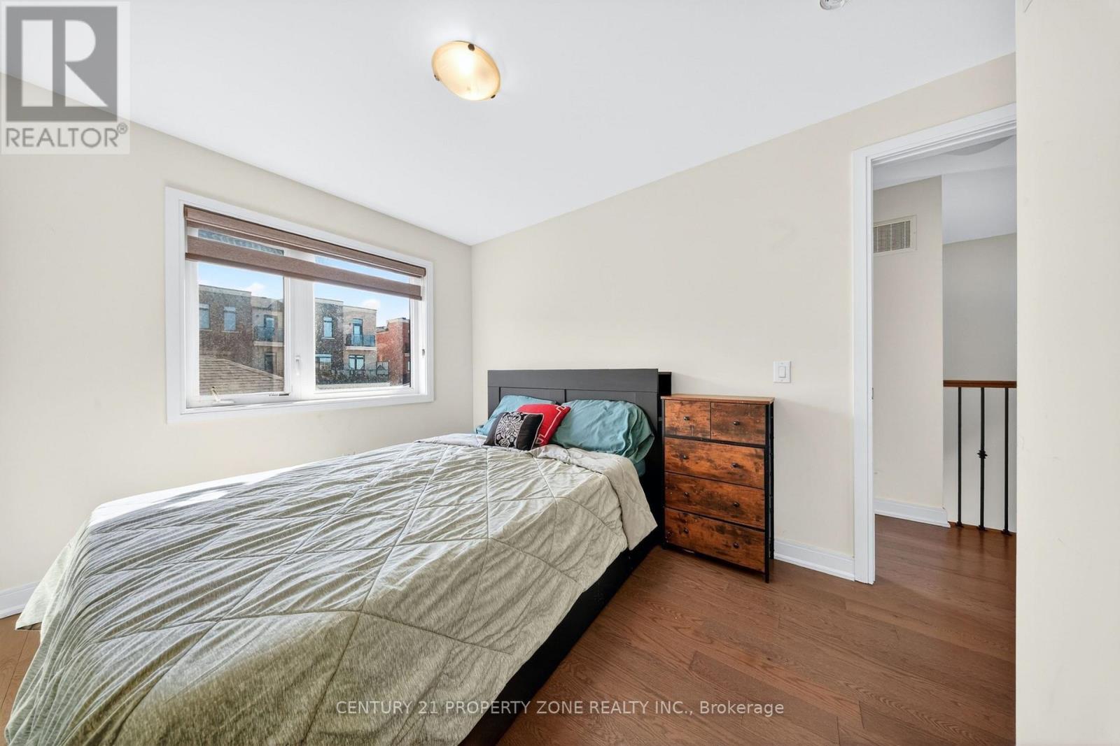 22 MILTARY CRESCENT E - 31