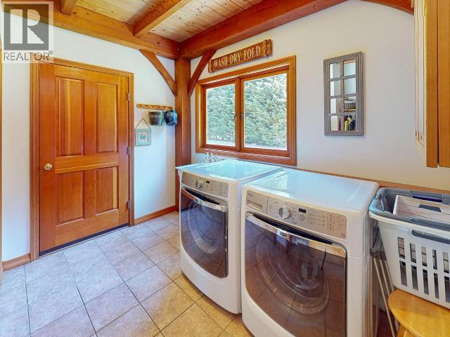 3749 HIGHWAY 101, Powell River