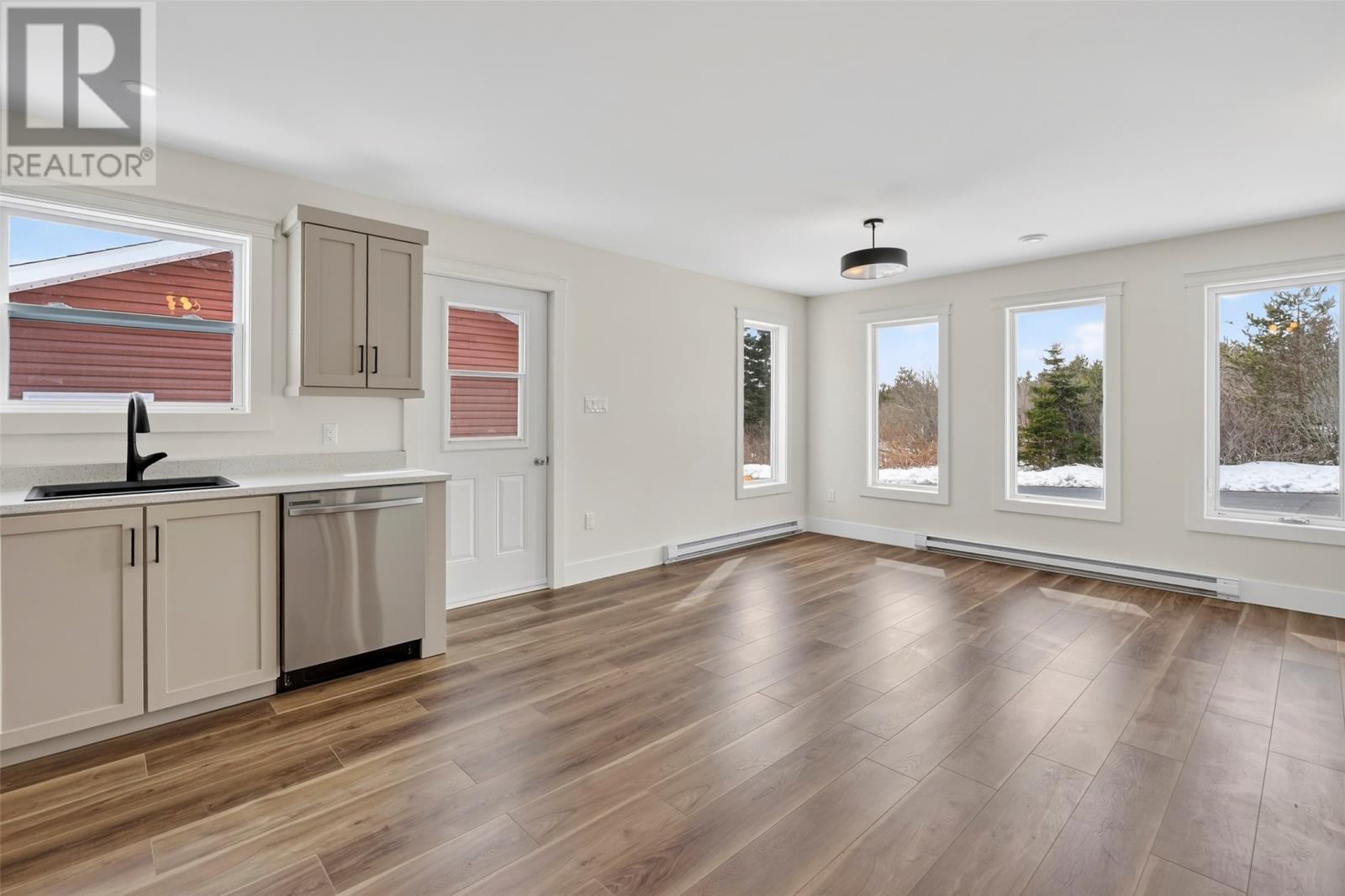 20 Garland Street - 18