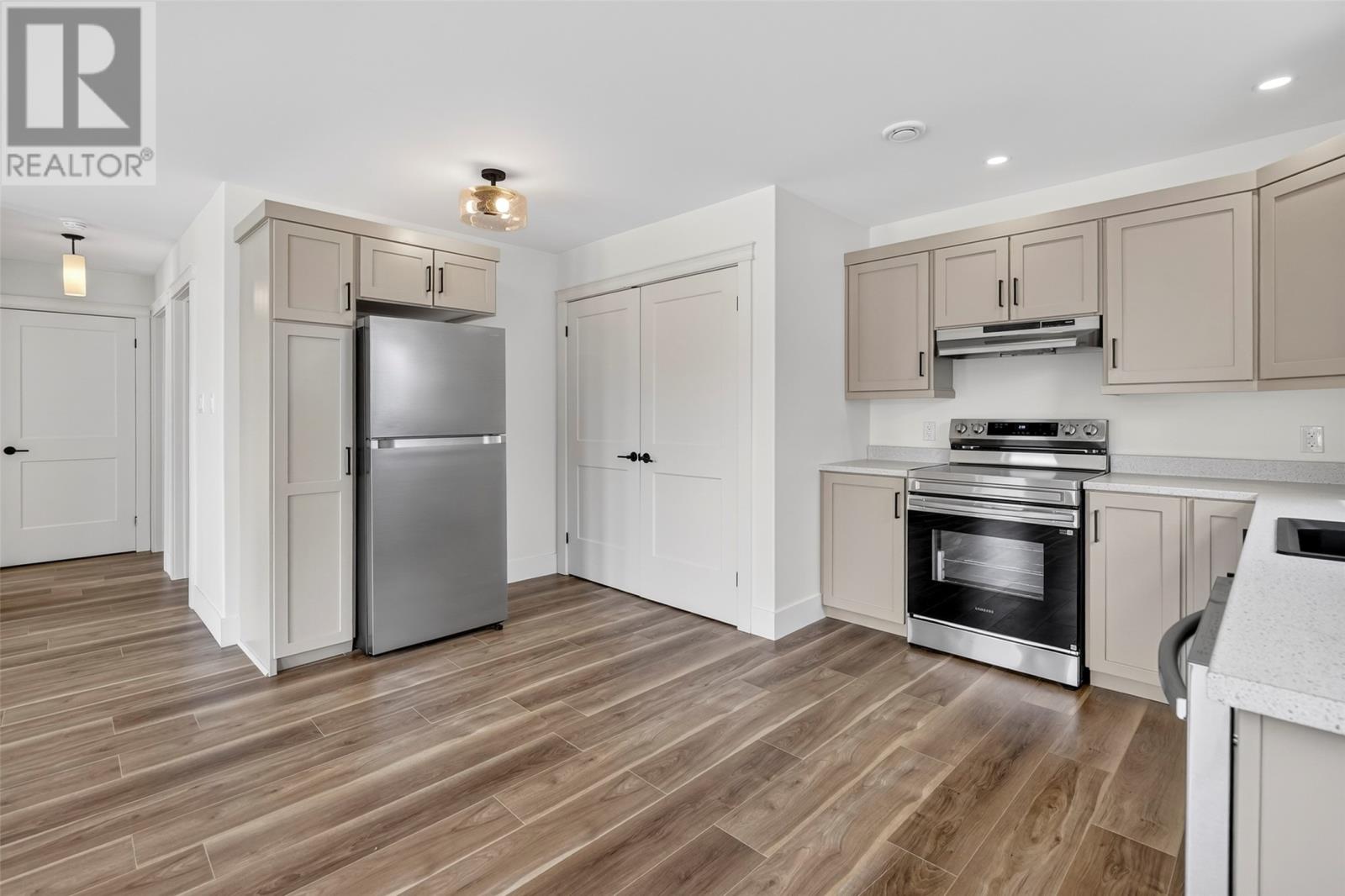20 Garland Street - 16