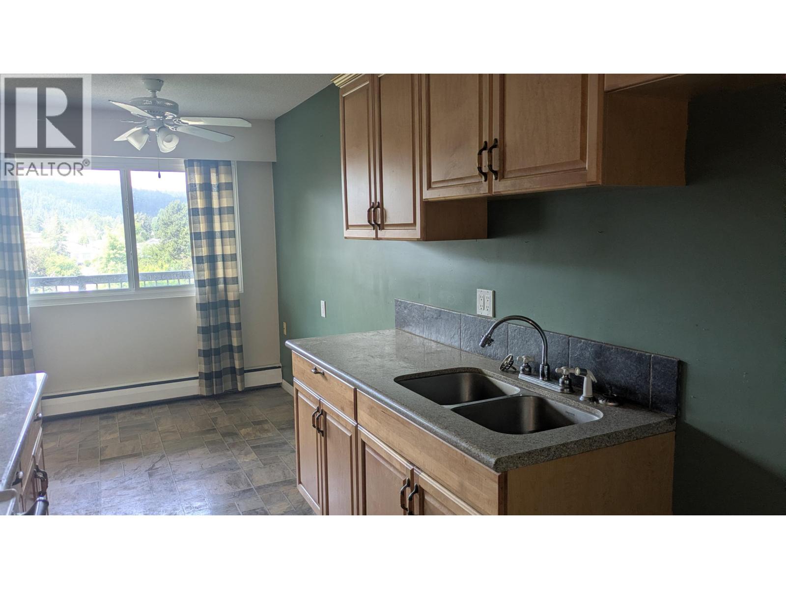 #319 4288 15TH AVENUE - 22