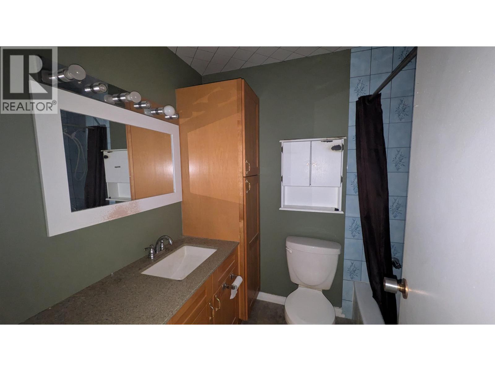 #319 4288 15TH AVENUE - 28