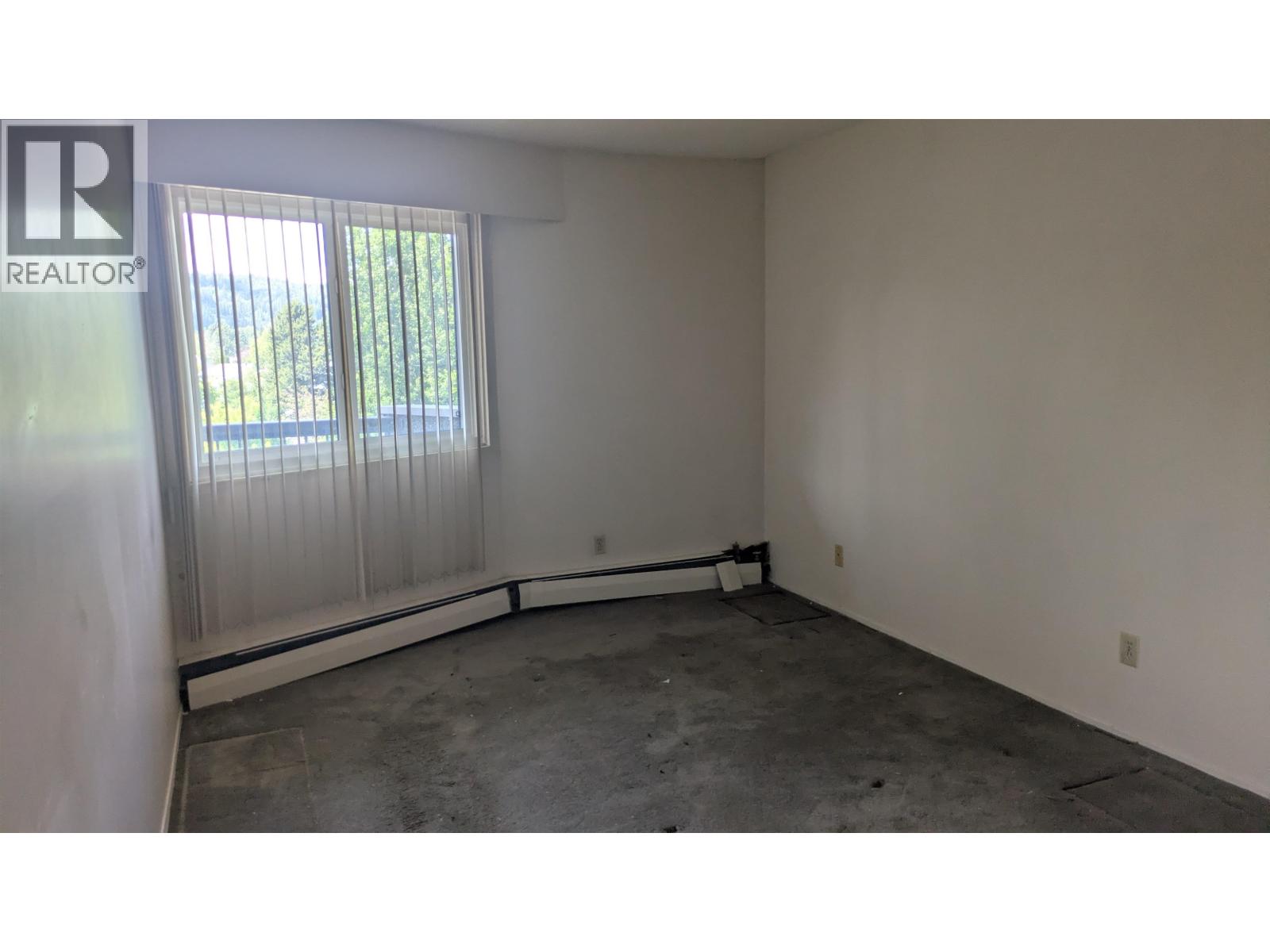 #319 4288 15TH AVENUE - 27