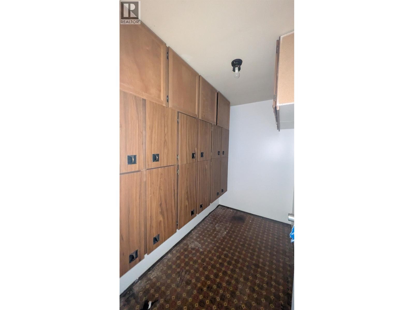 #319 4288 15TH AVENUE - 30