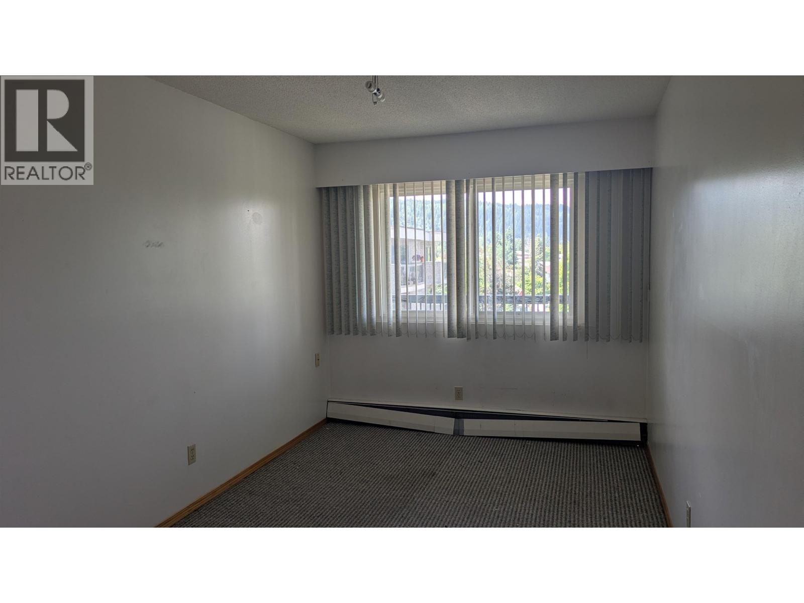 #319 4288 15TH AVENUE - 26