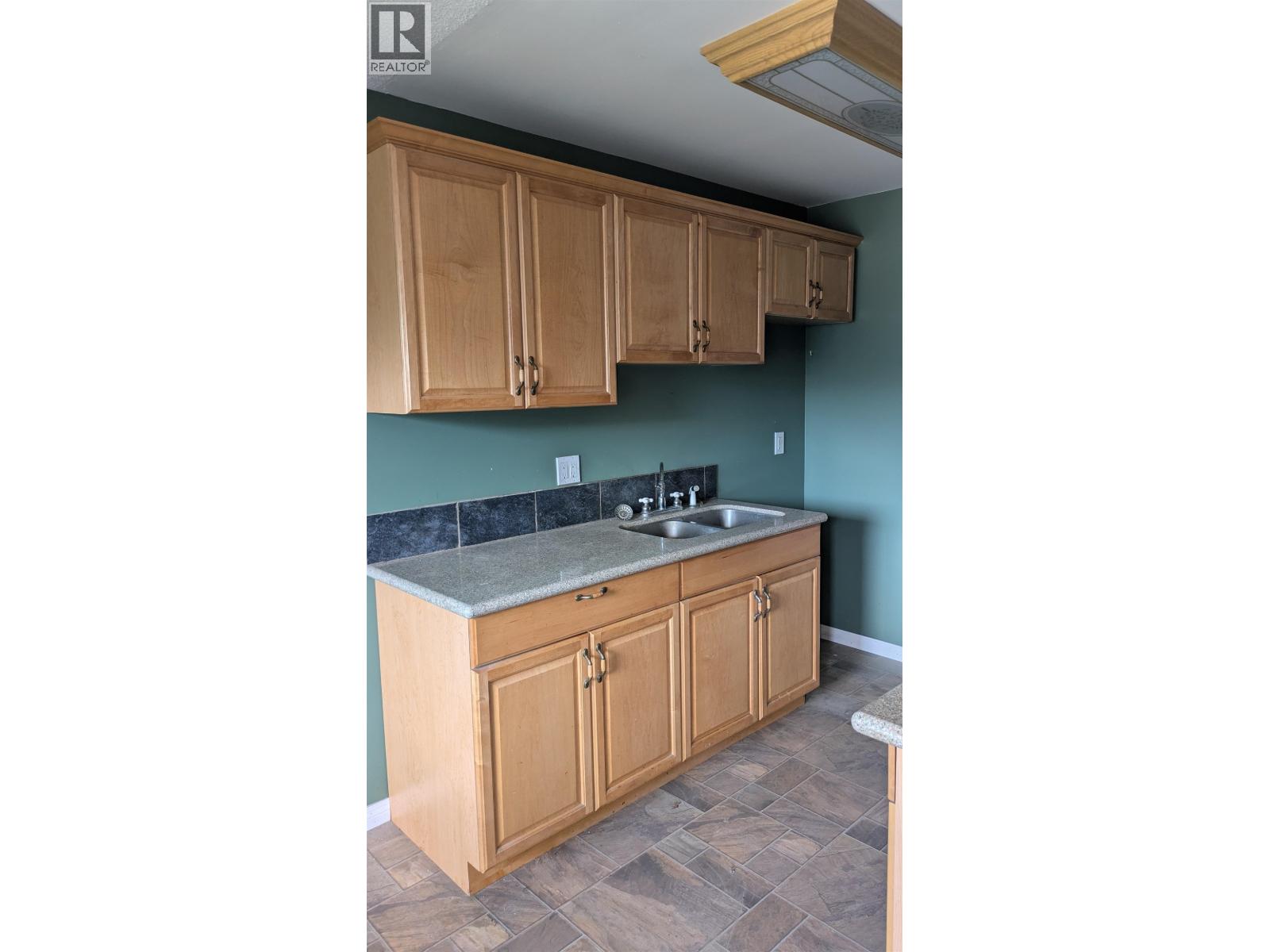 #319 4288 15TH AVENUE - 23