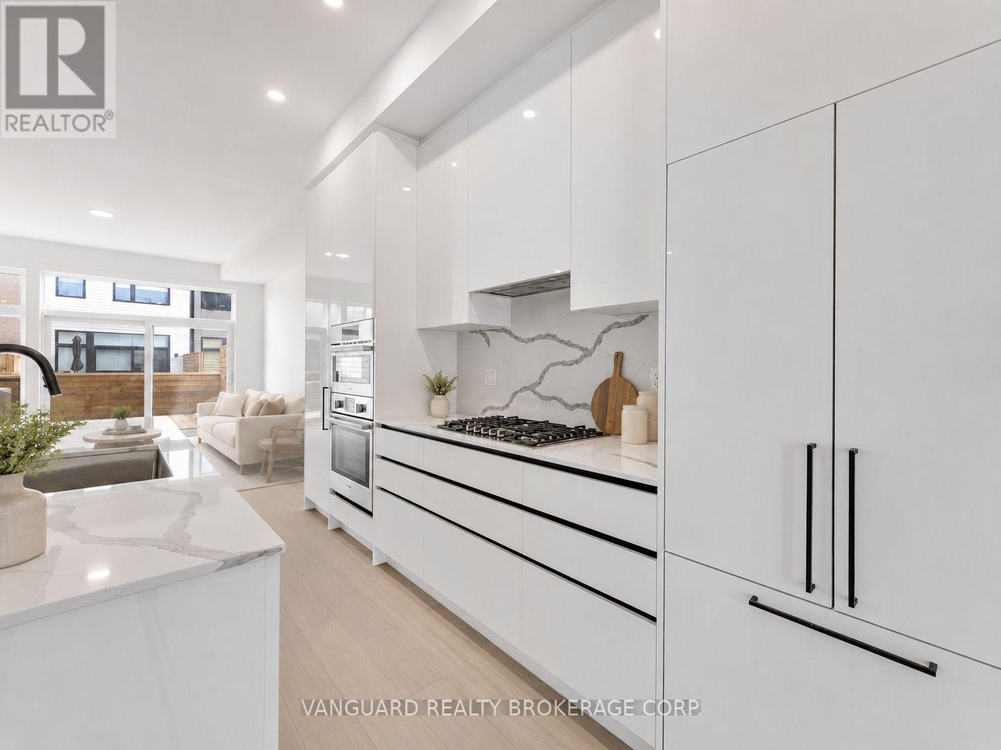 21 – 15 LOU PARSONS WAY
