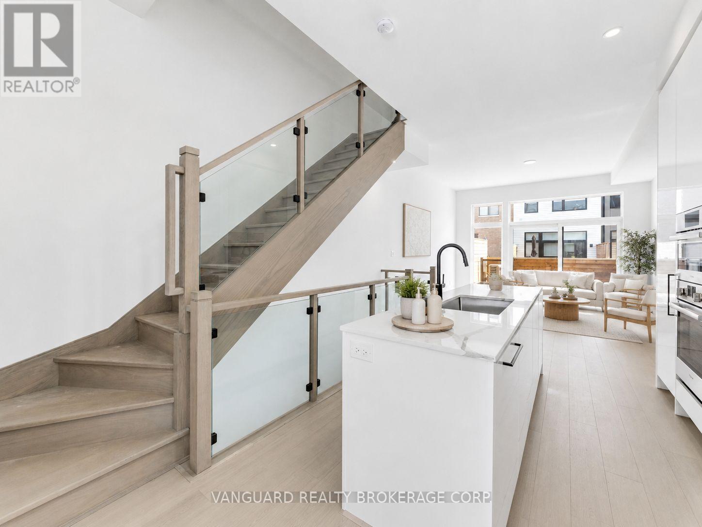 21 – 15 LOU PARSONS WAY
