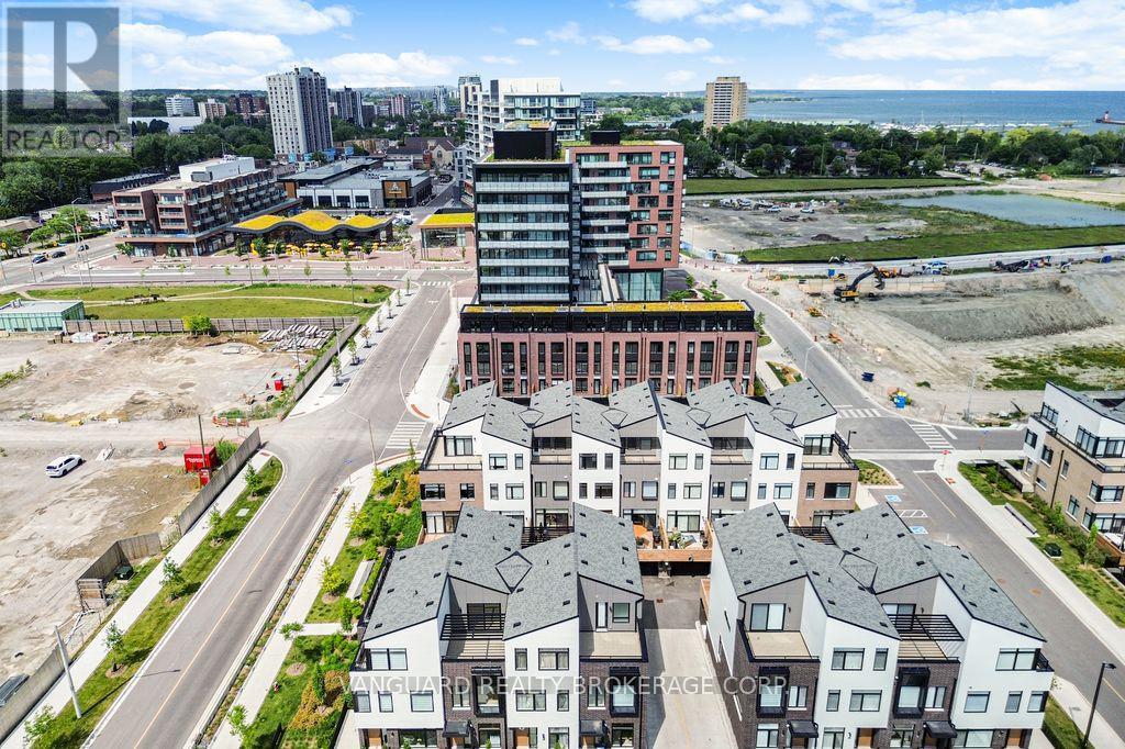 21 – 15 LOU PARSONS WAY