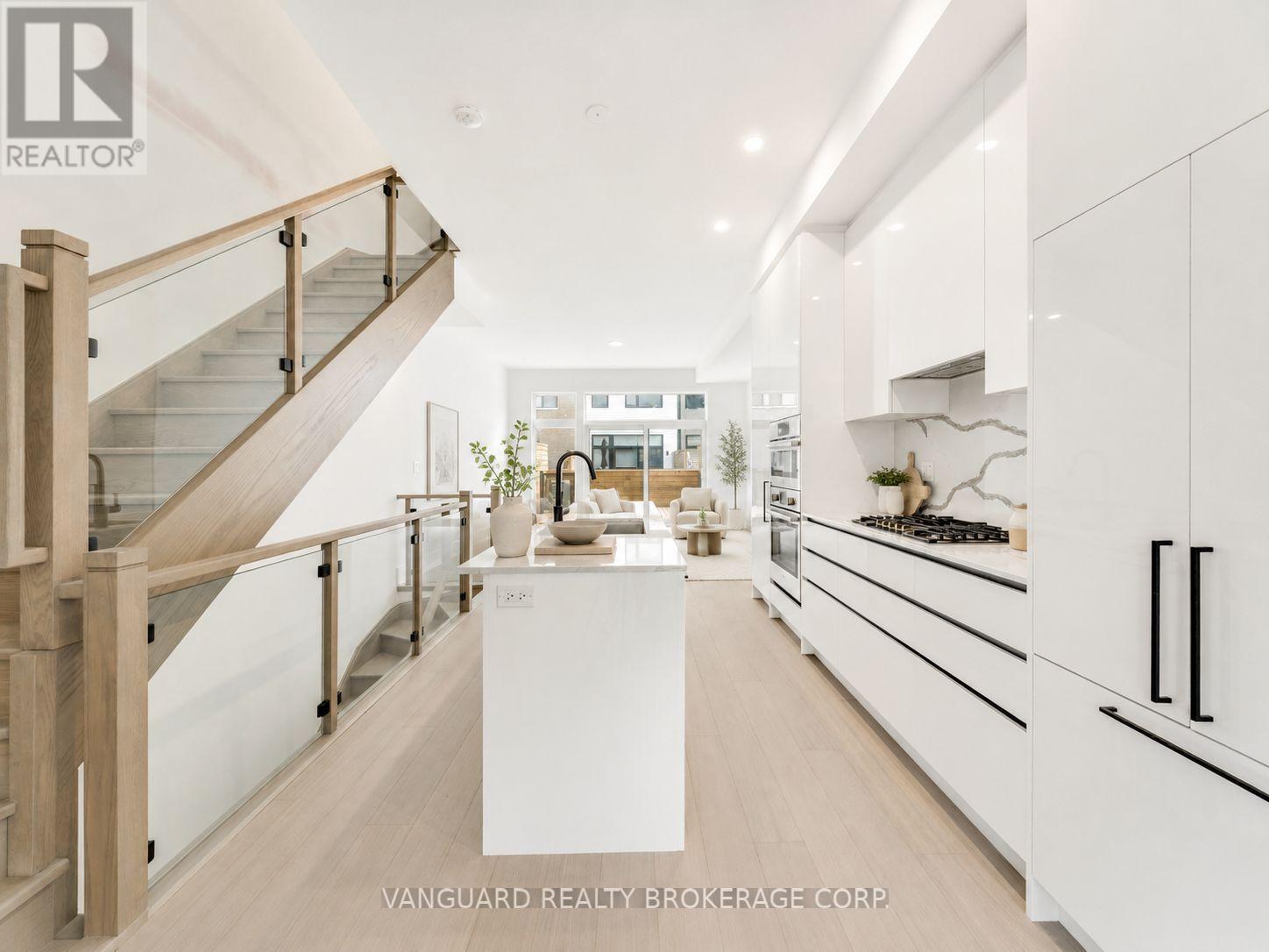 21 – 15 LOU PARSONS WAY