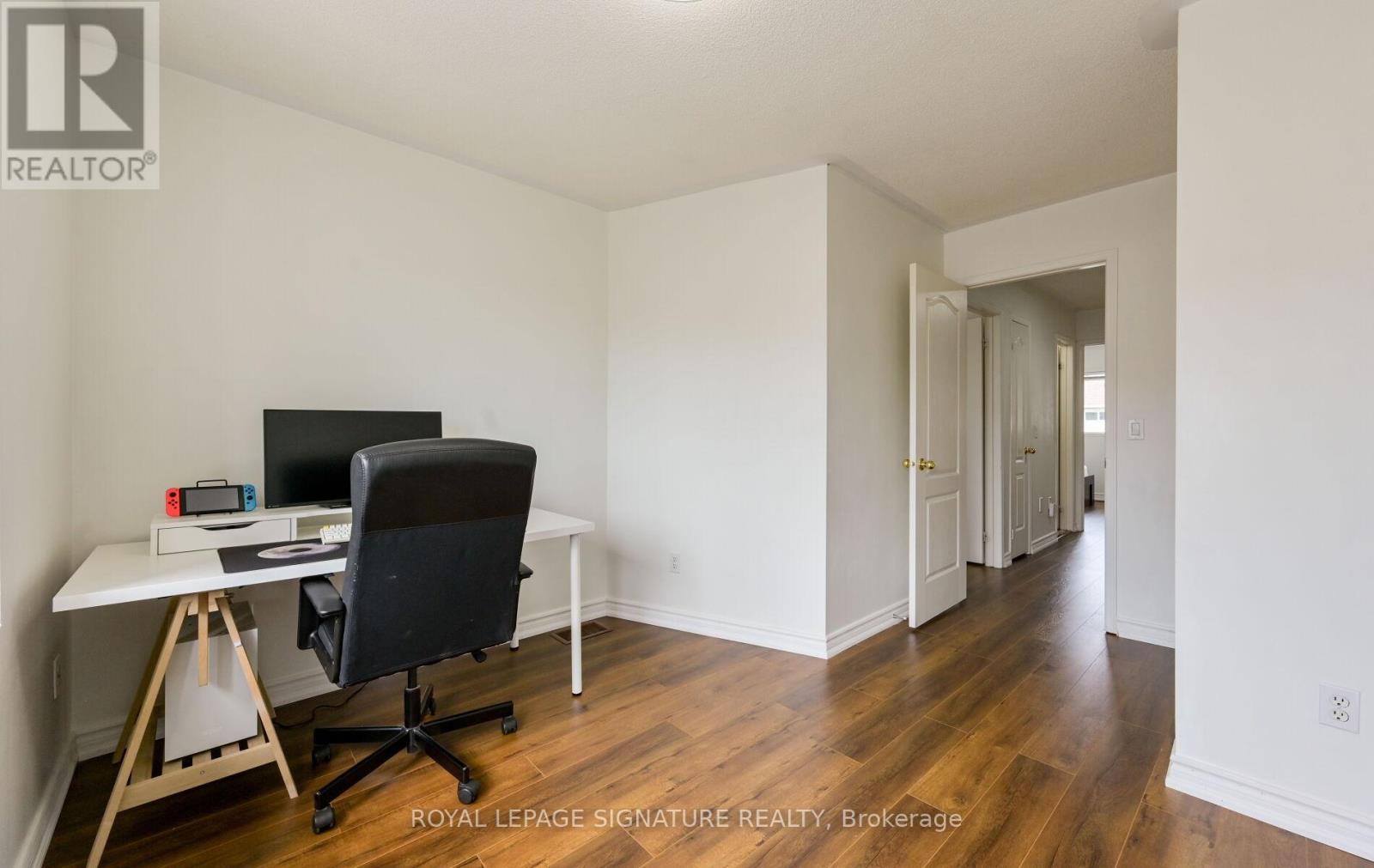 #21 3020 CEDARGLEN GATE - 20