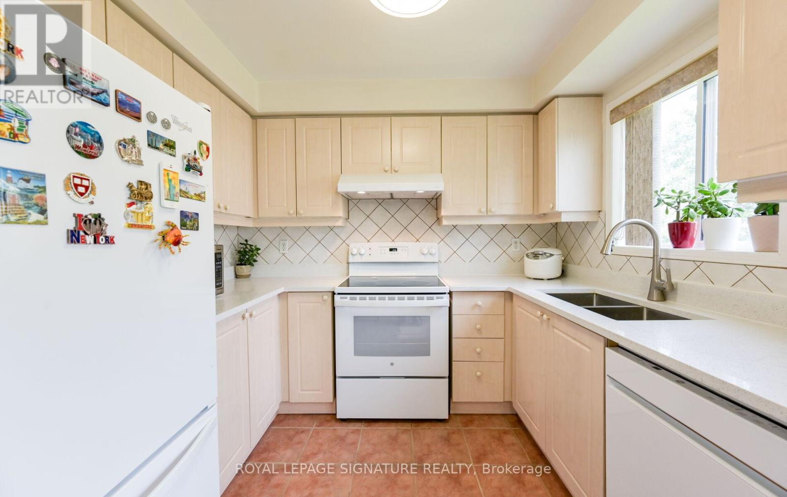 #21 3020 CEDARGLEN GATE - 10