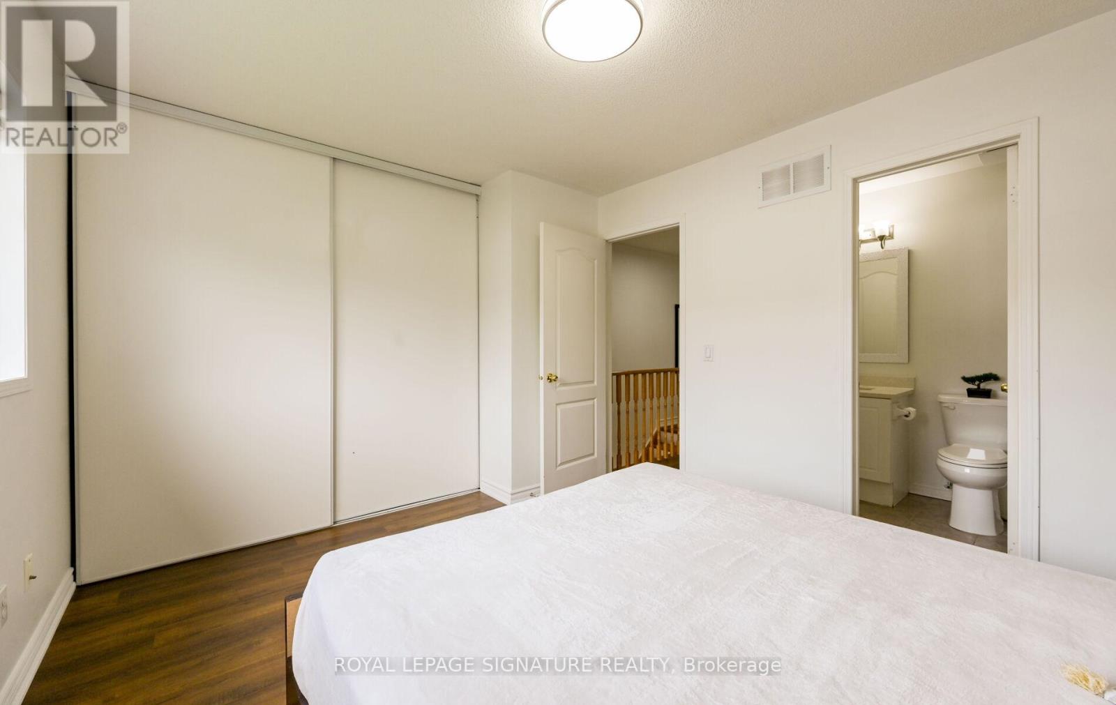 #21 3020 CEDARGLEN GATE - 18