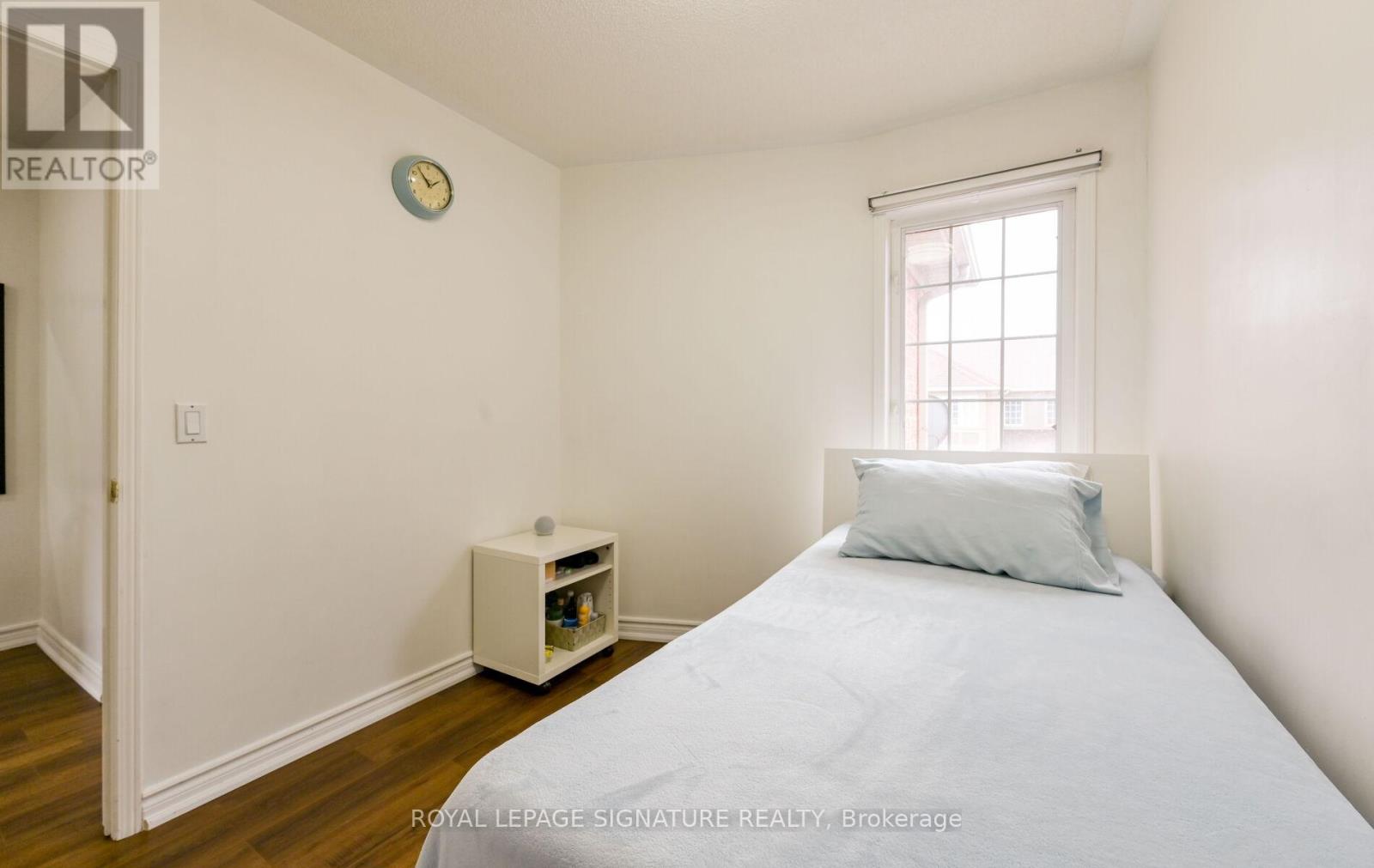 #21 3020 CEDARGLEN GATE - 22