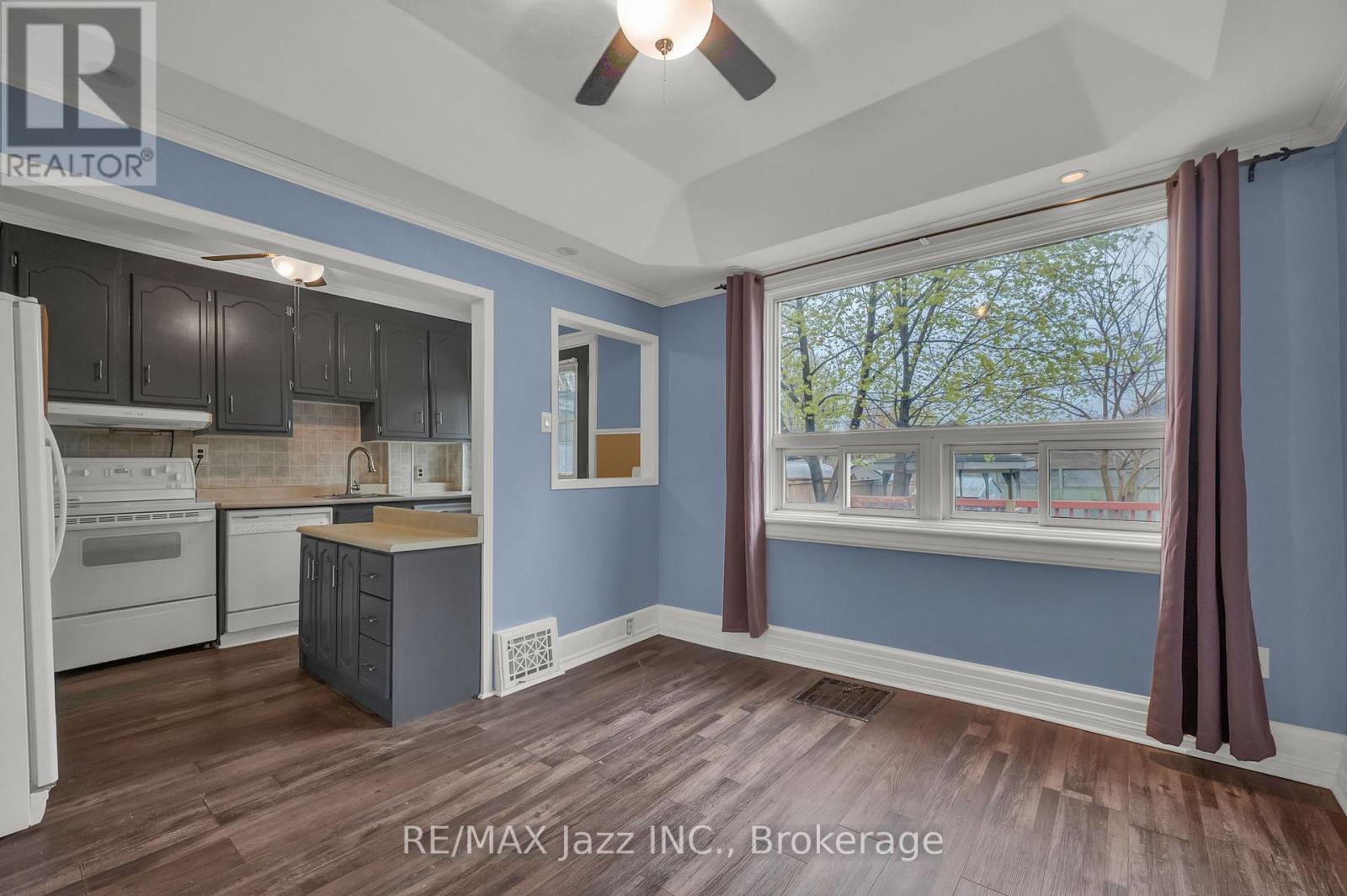 636 CARNEGIE AVENUE - 10