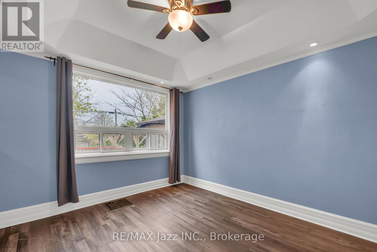 636 CARNEGIE AVENUE - 11