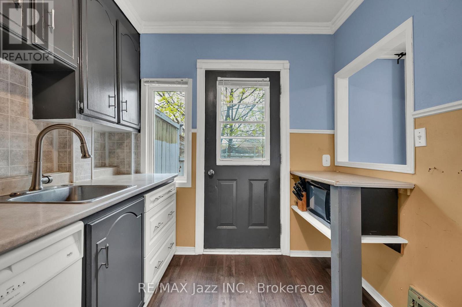 636 CARNEGIE AVENUE - 14