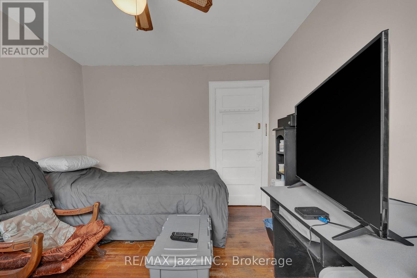 636 CARNEGIE AVENUE - 21