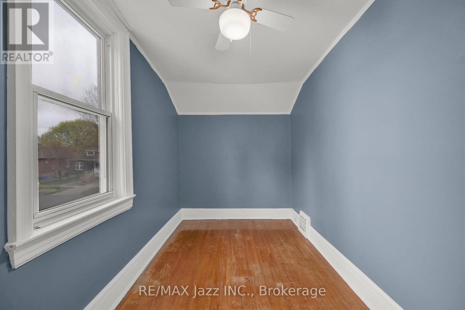 636 CARNEGIE AVENUE - 24