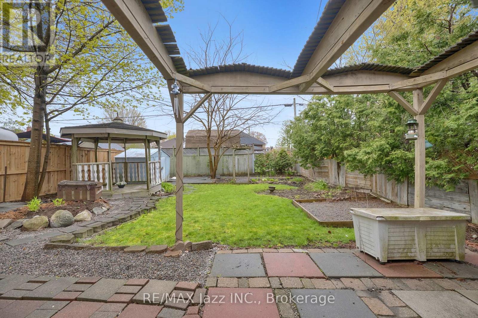 636 CARNEGIE AVENUE - 25