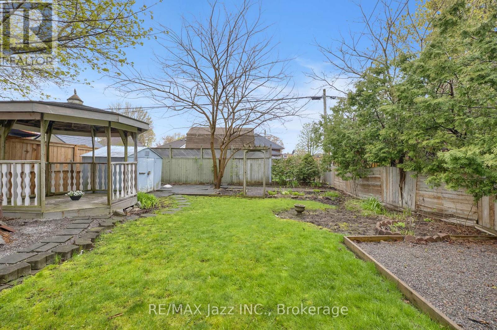 636 CARNEGIE AVENUE - 26