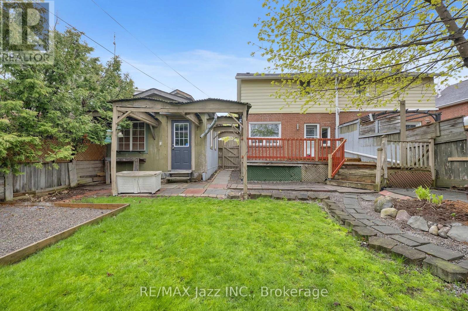 636 CARNEGIE AVENUE - 29