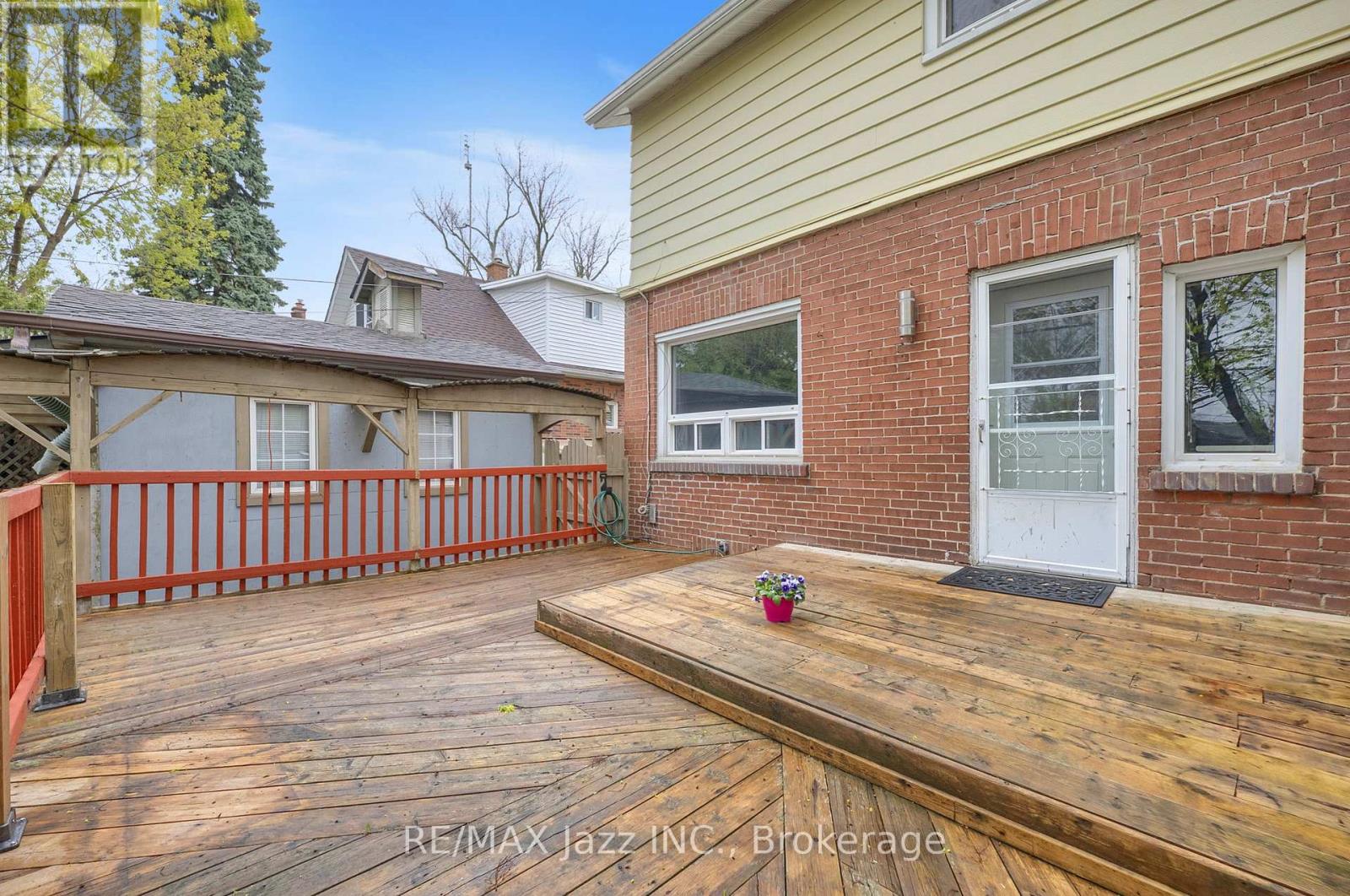 636 CARNEGIE AVENUE - 31