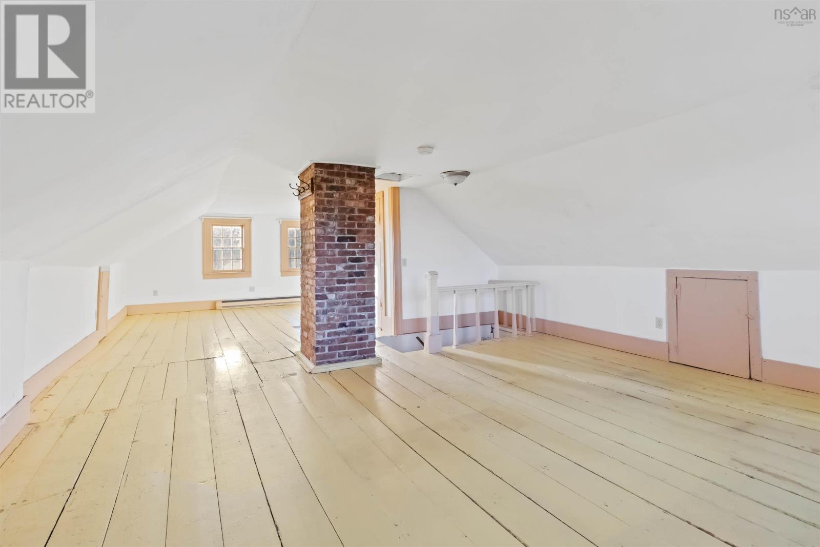 261 Upper Kingsburg Road - 37