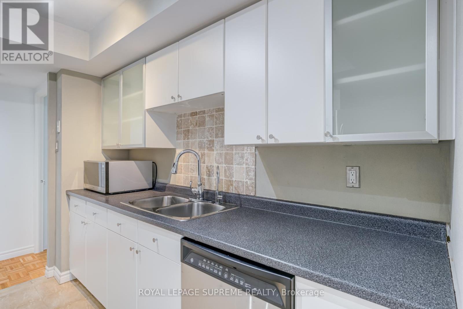 #1804 5 KENNETH AVENUE - 19