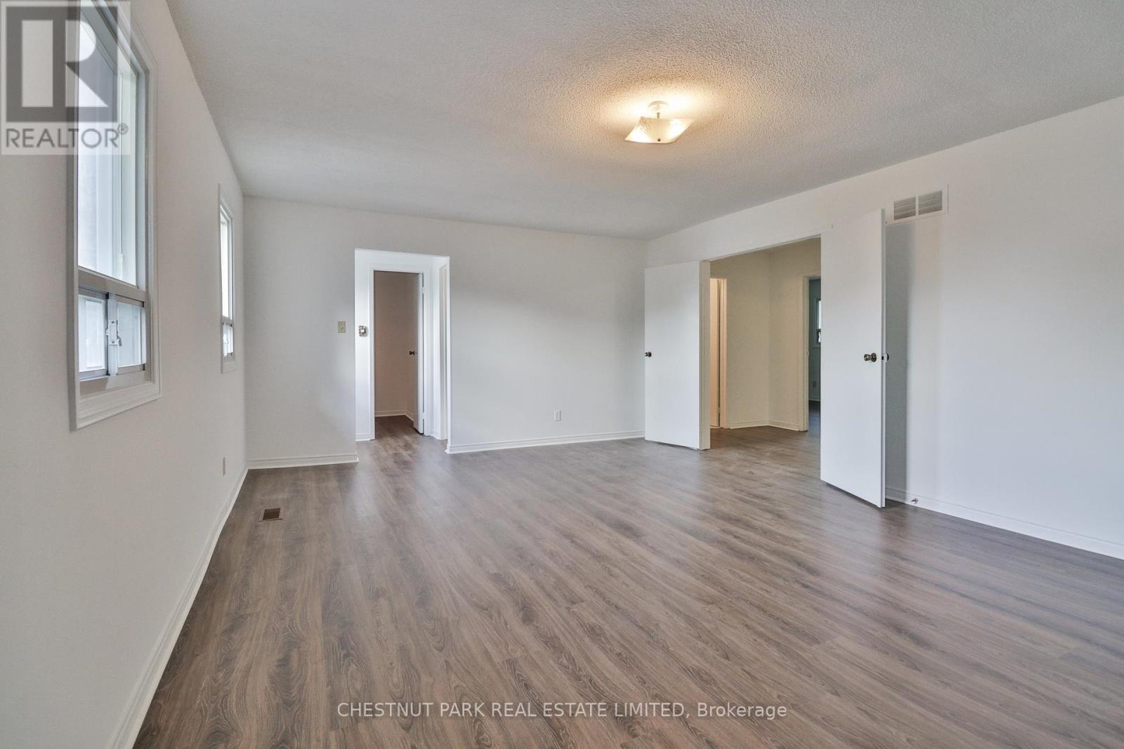 18 DERVOCK CRESCENT - 22