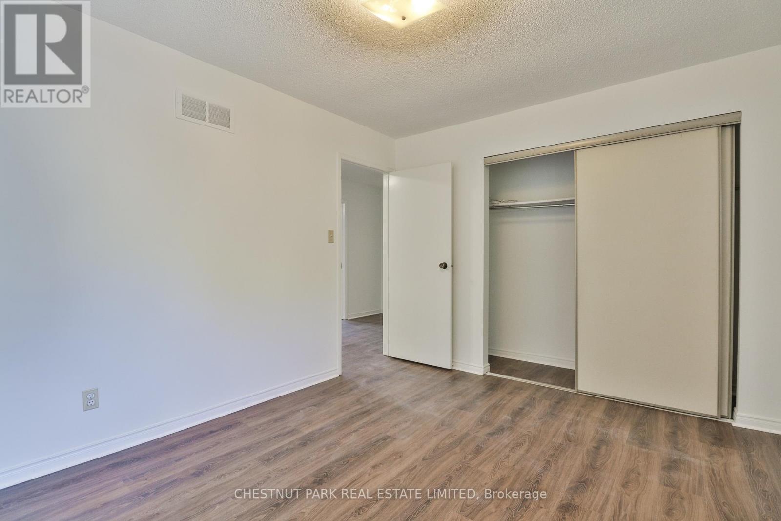 18 DERVOCK CRESCENT - 27