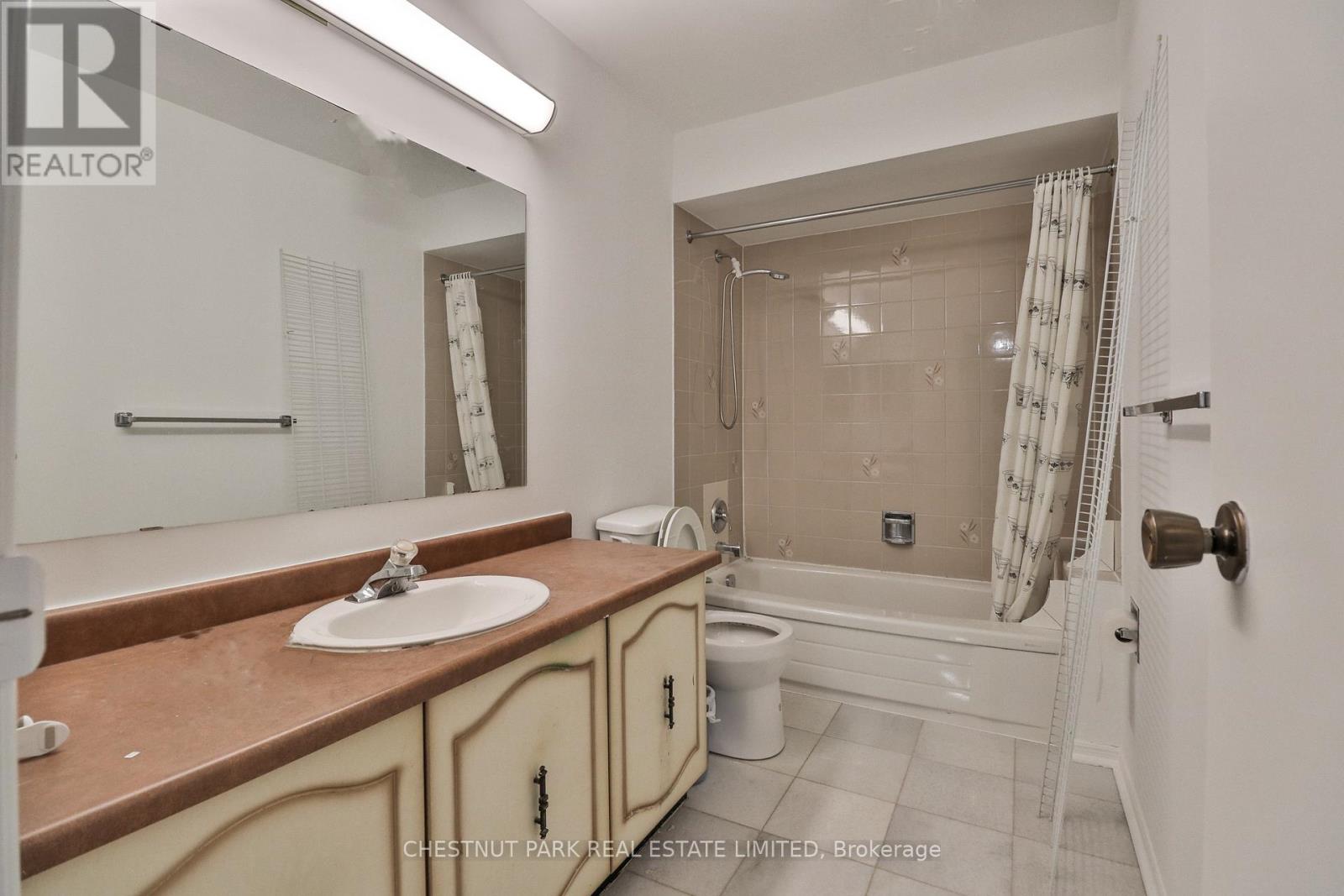 18 DERVOCK CRESCENT - 28