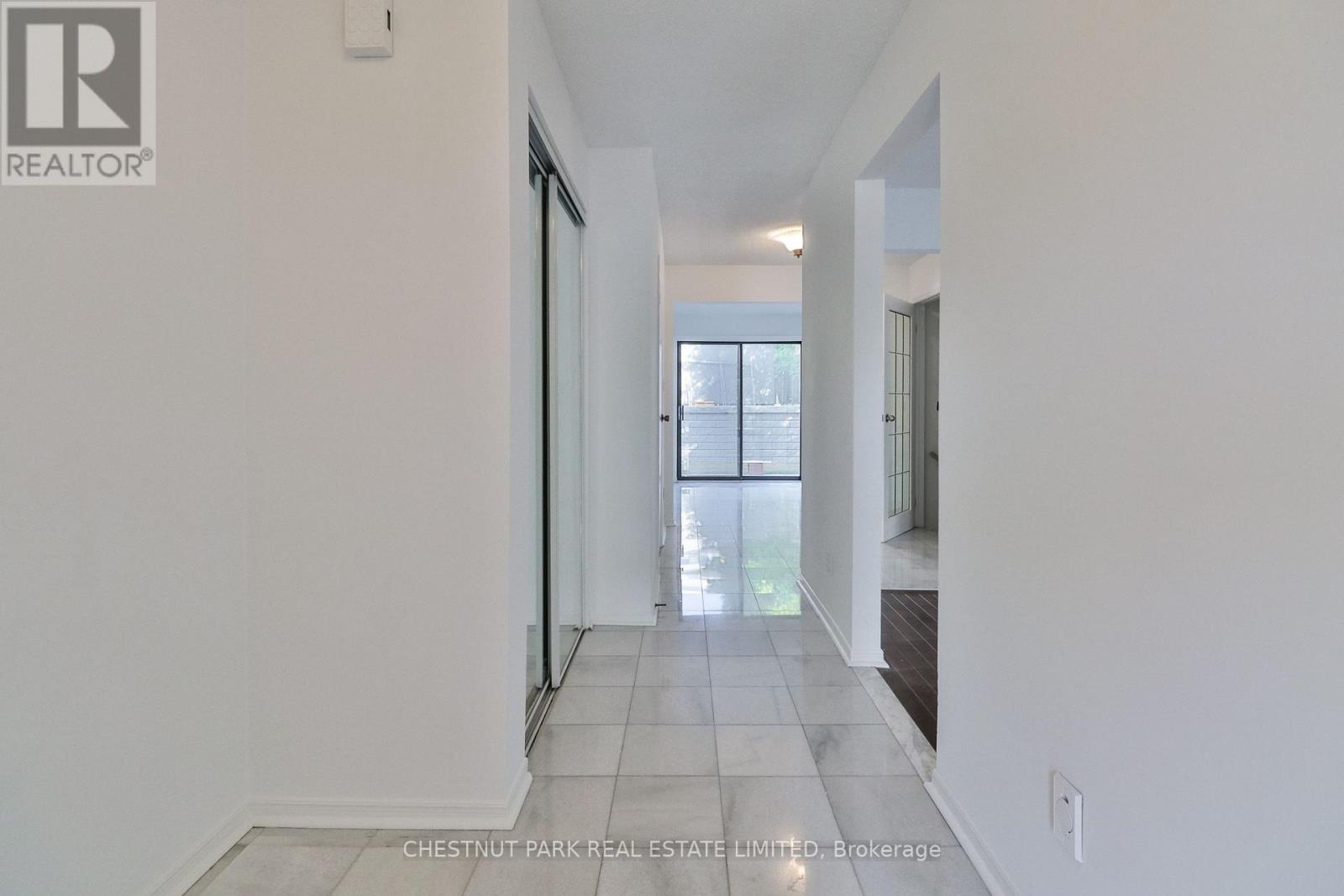 18 DERVOCK CRESCENT - 3