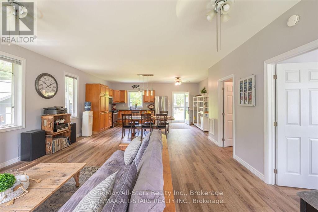 24 RELAX AVENUE - Image 8