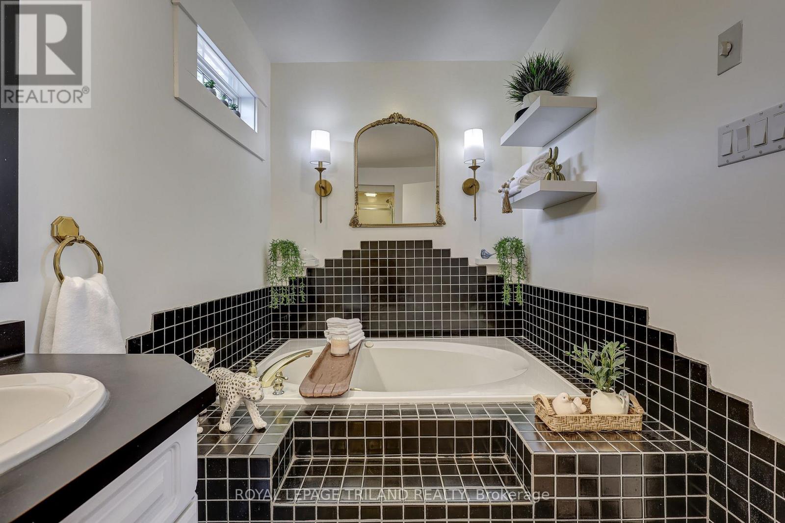 8755 TIKE ROAD - 32