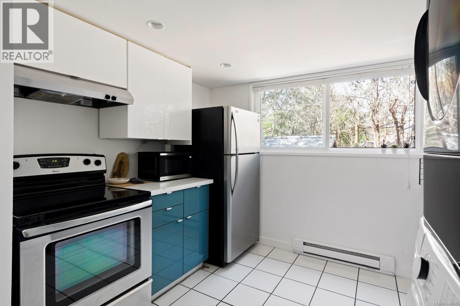  1630 Christmas Avenue, Saanich