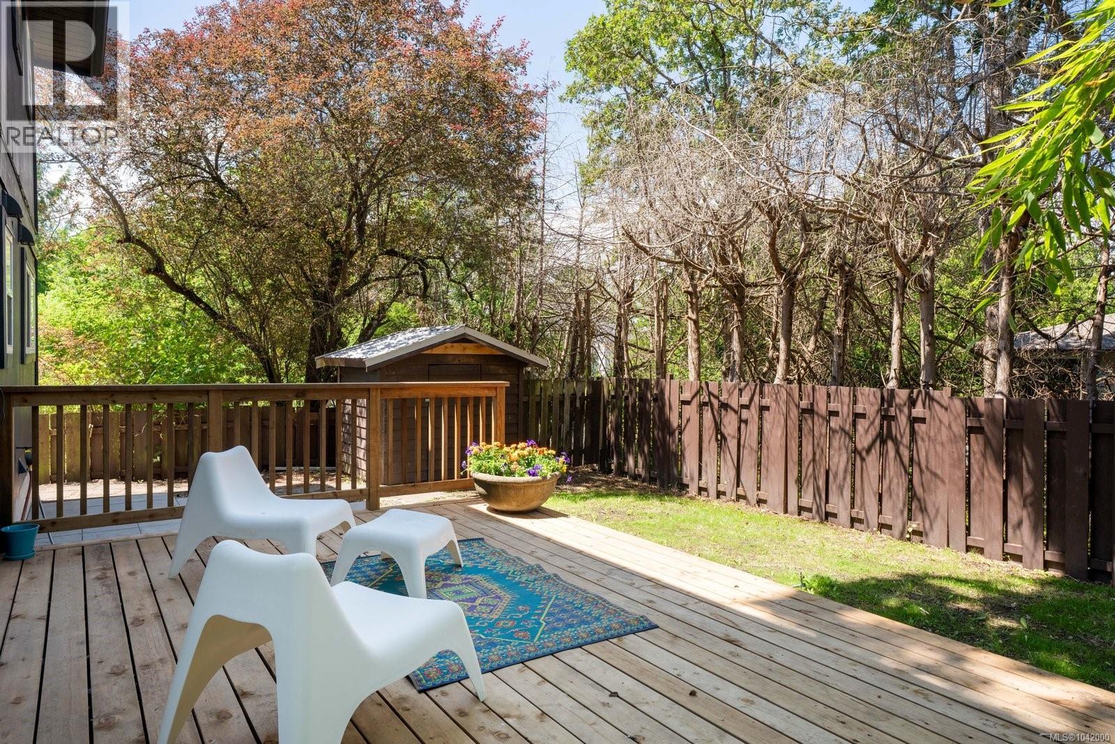  1630 Christmas Avenue, Saanich