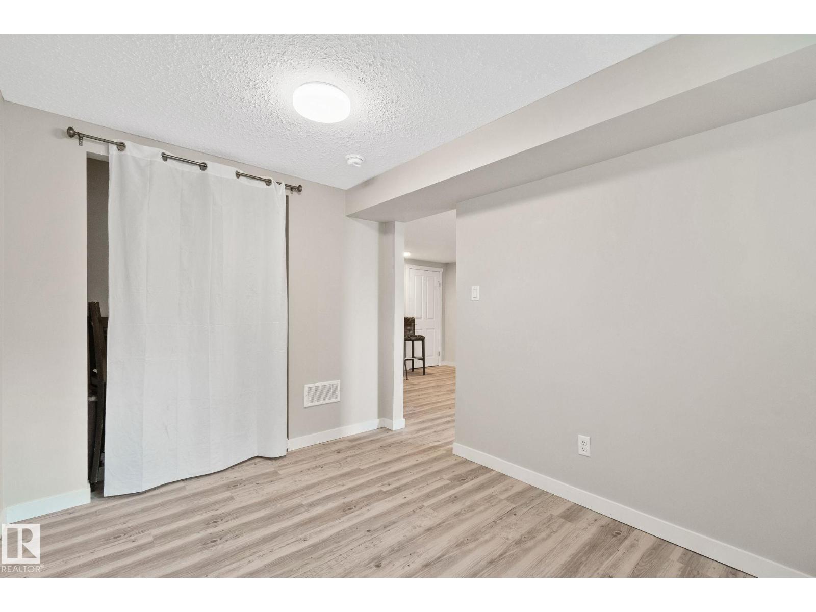 703 GRANDIN DR - 36